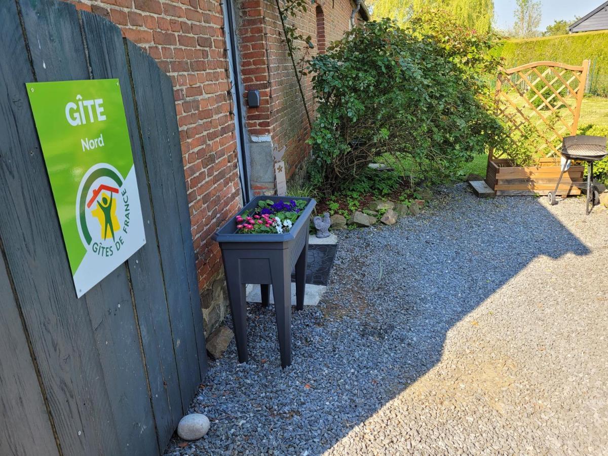 Studio Bienvenue Du Cote De Chez Nous Avec Jardin Privatif Wignehies Exterior foto