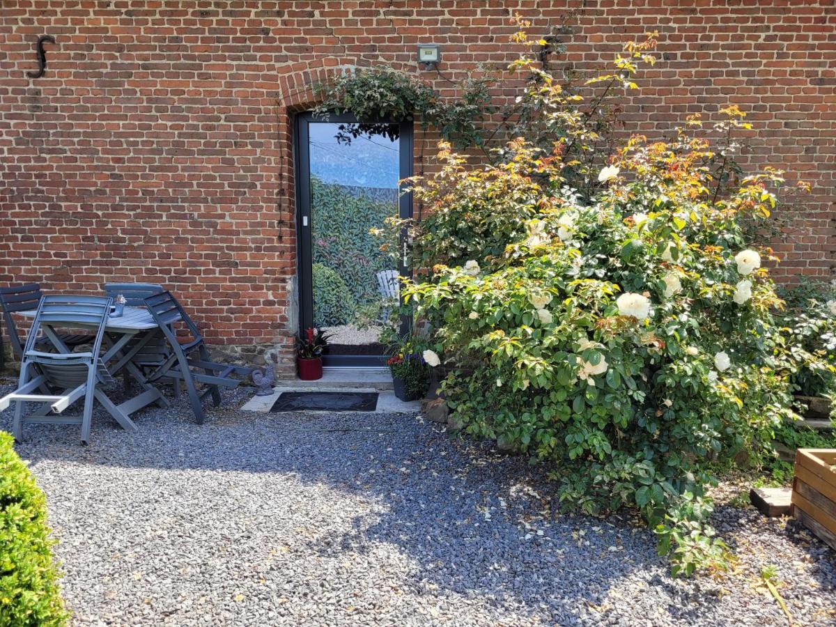 Studio Bienvenue Du Cote De Chez Nous Avec Jardin Privatif Wignehies Exterior foto