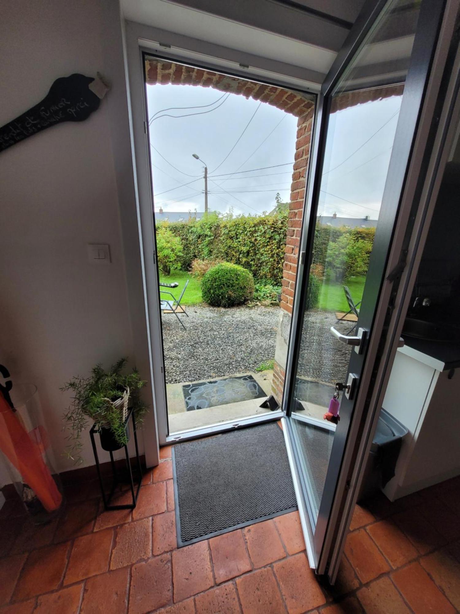Studio Bienvenue Du Cote De Chez Nous Avec Jardin Privatif Wignehies Exterior foto
