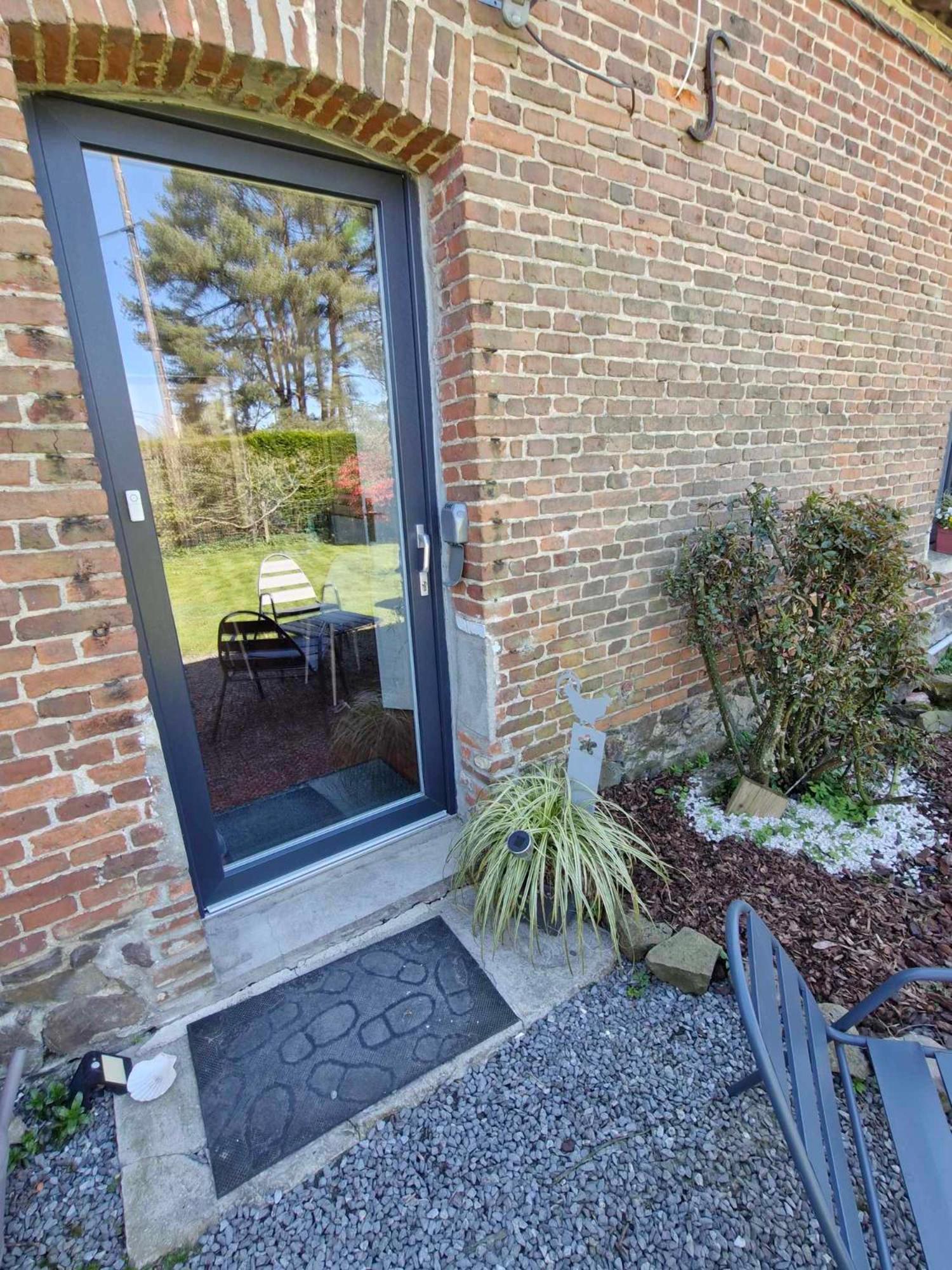 Studio Bienvenue Du Cote De Chez Nous Avec Jardin Privatif Wignehies Exterior foto